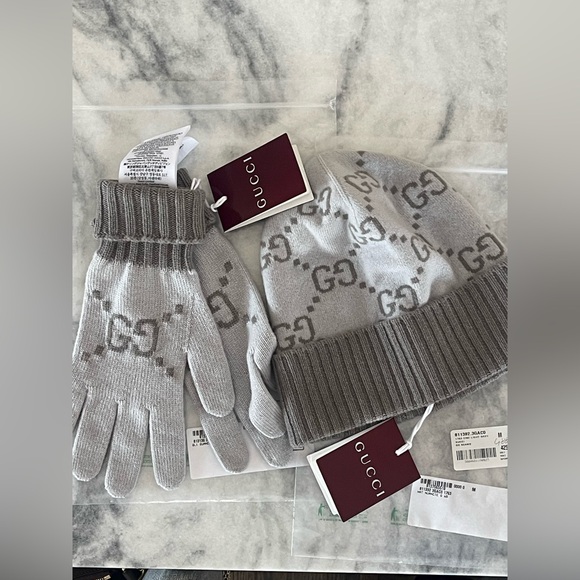 GG cashmere jacquard beanie hat & Gloves Set. NWT. - Picture 9 of 16